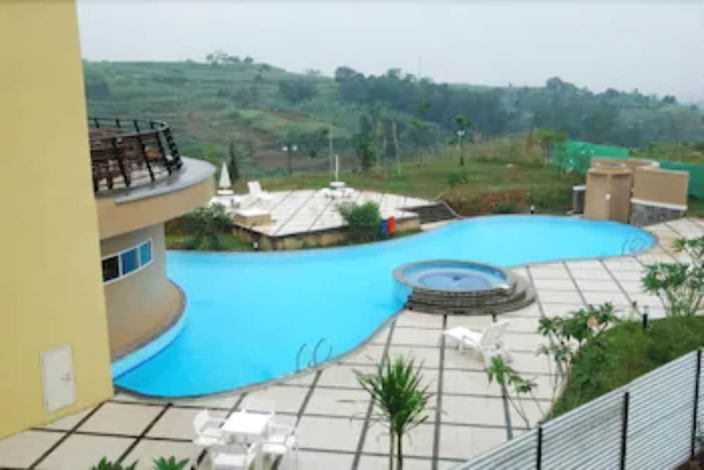Marbella Suites Bandung Cimenyan Exterior foto