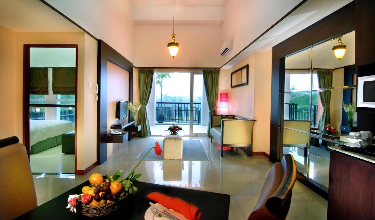 Marbella Suites Bandung Cimenyan Exterior foto